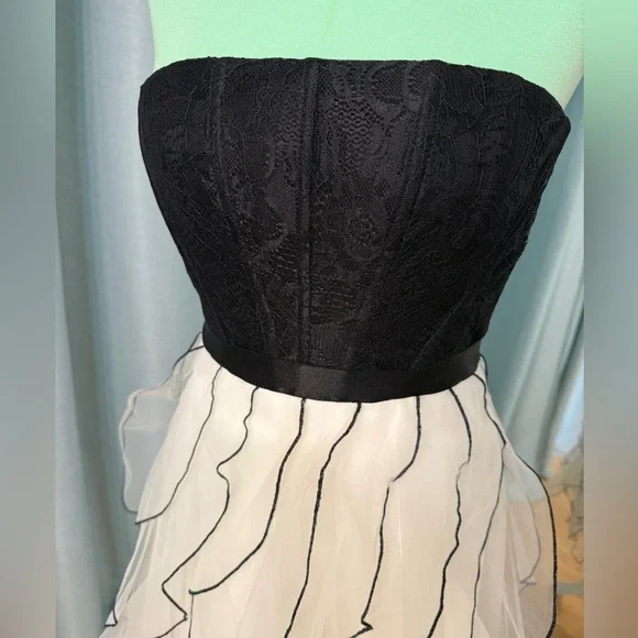 BCBG cocktail Elegant Black and White Strapless Dress - Picture 4 of 8
